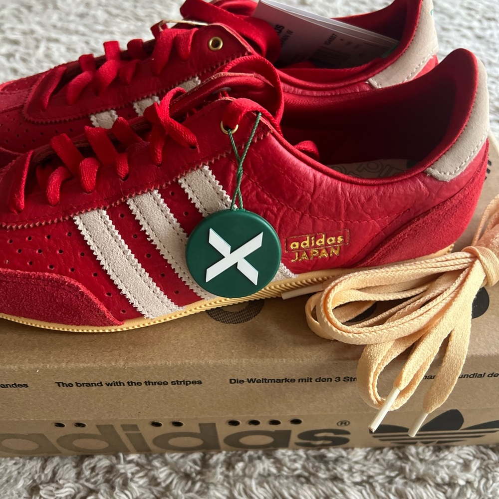 Adidas Japan red sneakers (size W7.5) - Picture 4 of 6